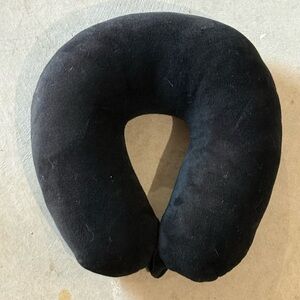 Protégé black Microfiber Neck Pillow / travel pillow - like new
